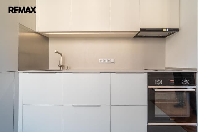 Pronájem bytu 2+kk, 48,2 m2, Praha