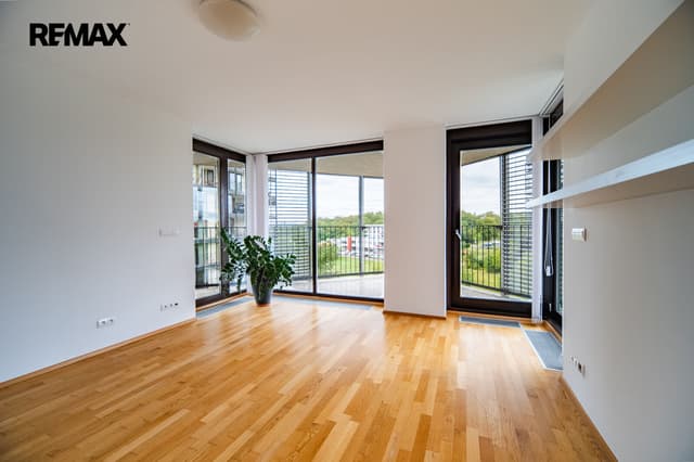 Pronájem bytu 1+kk, 44 m2, Praha