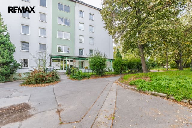 Pronájem bytu 1+kk, 35 m2, Praha