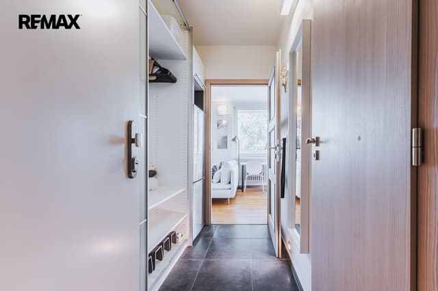 Pronájem bytu 1+kk, 35 m2, Praha