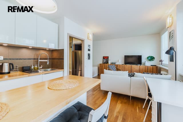 Pronájem bytu 1+kk, 35 m2, Praha