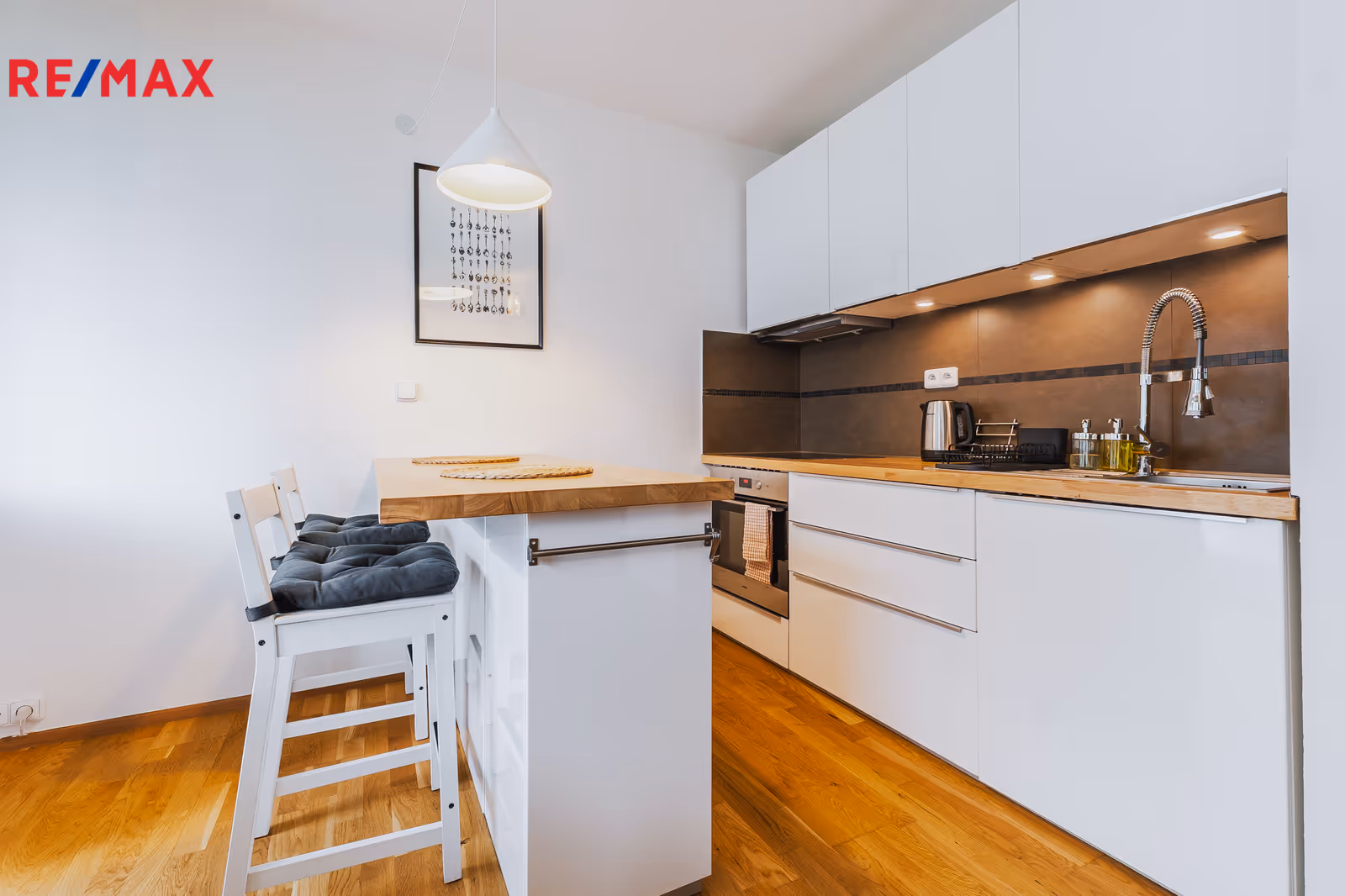 Pronájem bytu 1+kk, 35 m2, Praha