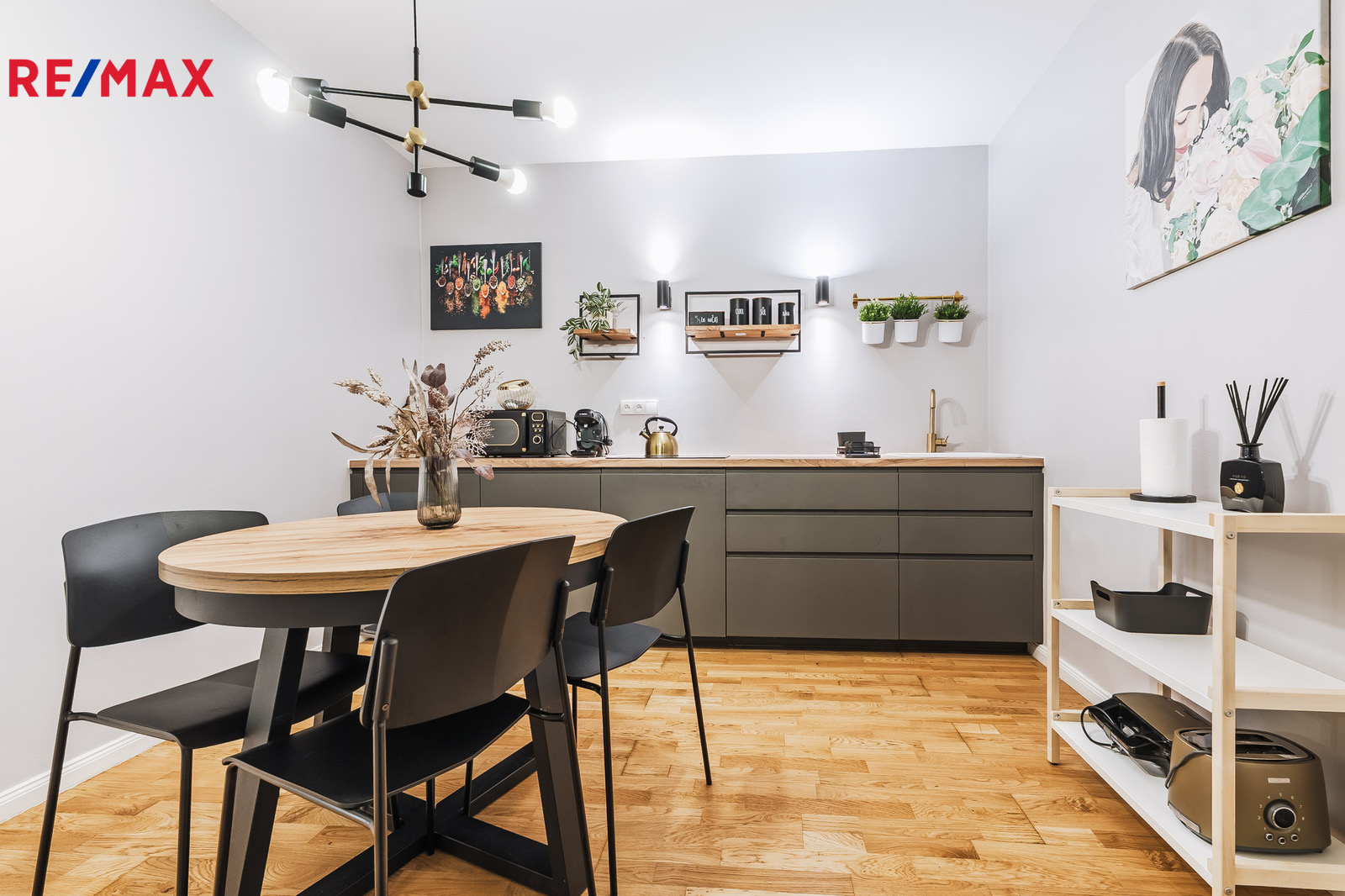 Prodej bytu 1+kk, 36 m2, Praha
